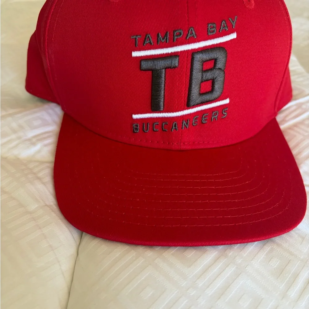 Red Embroidered Flag Snapback Hat - Kids Buccaneers Tampa Bay